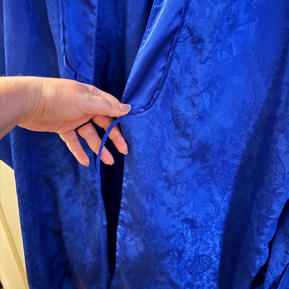 Victoria Secret Gold Label One Size Robe - Picture 3 of 7